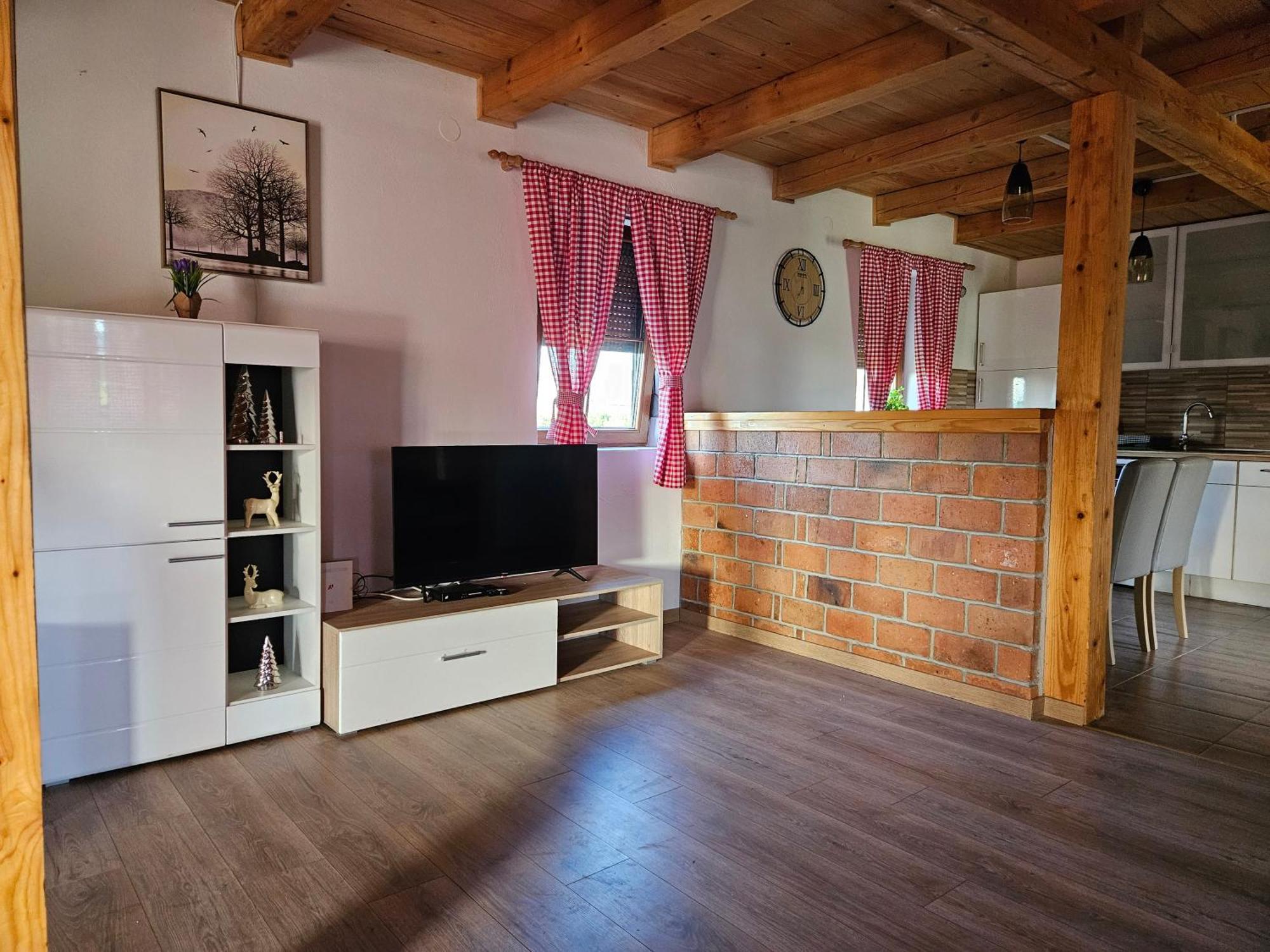 Lovinac  Ruralna Kuca Za Odmor Likaヴィラ エクステリア 写真