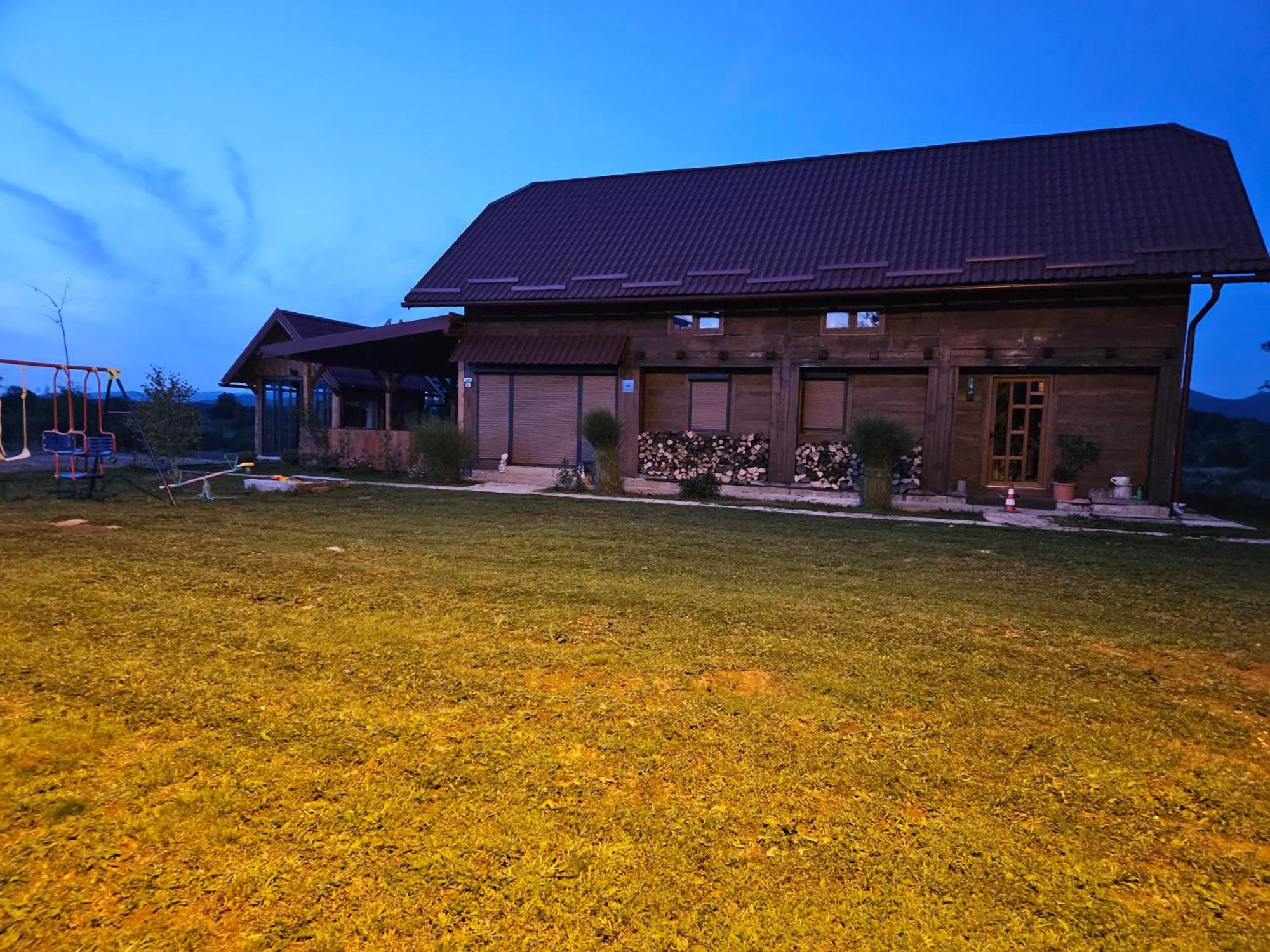 Lovinac  Ruralna Kuca Za Odmor Likaヴィラ エクステリア 写真