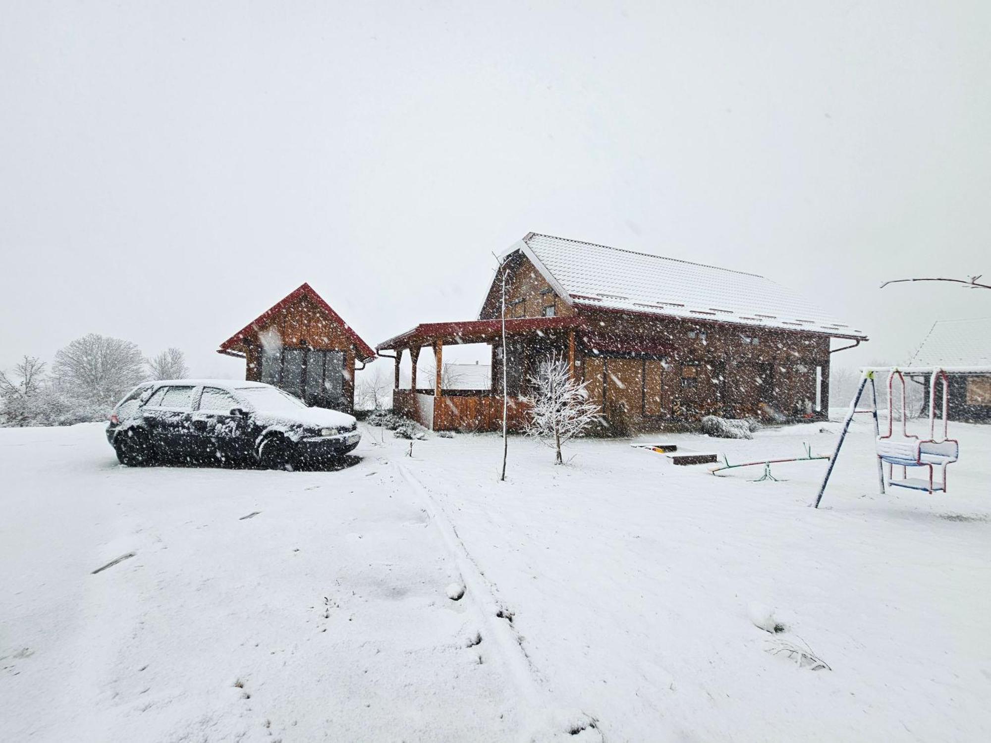 Lovinac  Ruralna Kuca Za Odmor Likaヴィラ エクステリア 写真