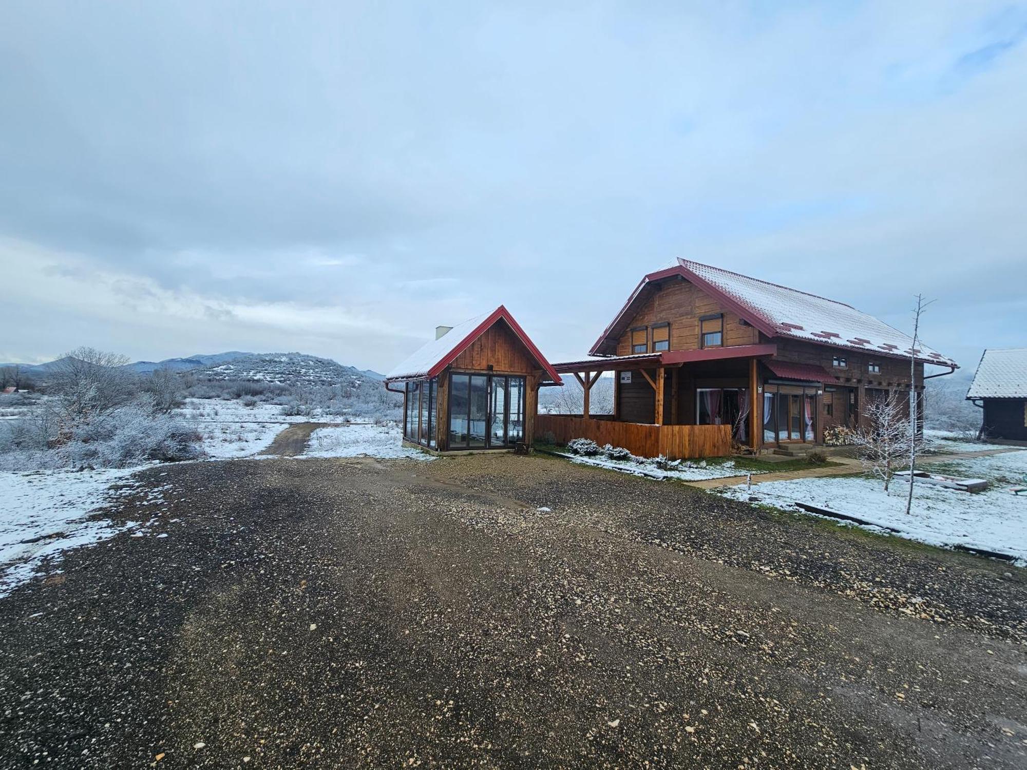Lovinac  Ruralna Kuca Za Odmor Likaヴィラ エクステリア 写真