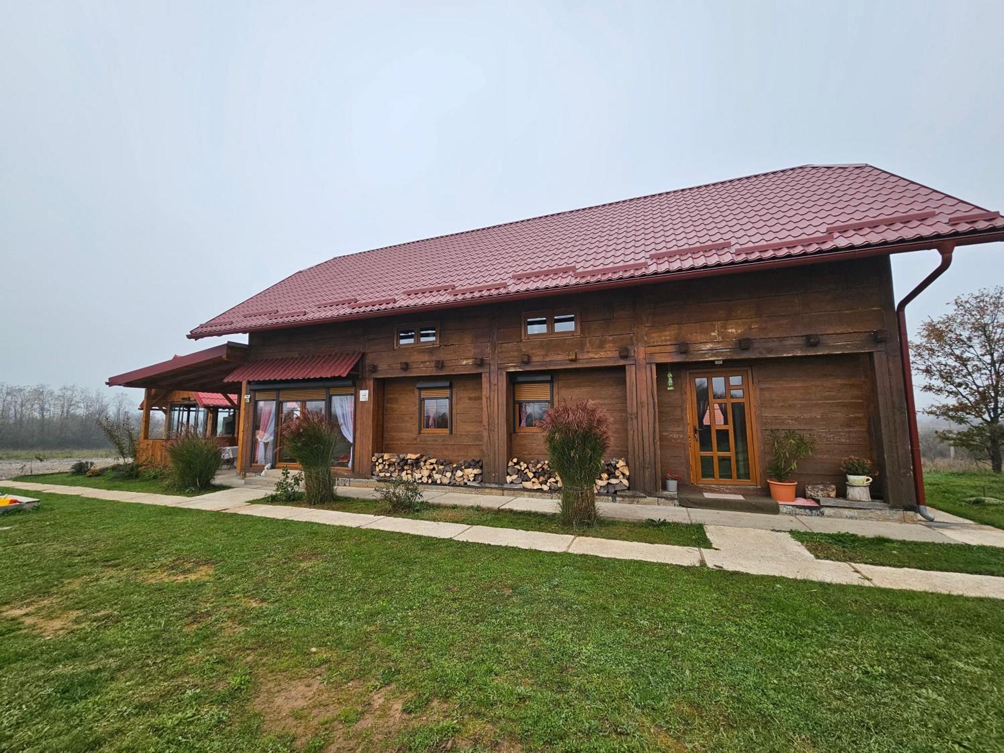 Lovinac  Ruralna Kuca Za Odmor Likaヴィラ エクステリア 写真