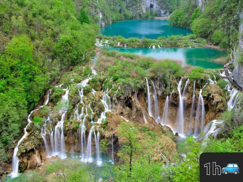 Lovinac  Ruralna Kuca Za Odmor Likaヴィラ エクステリア 写真
